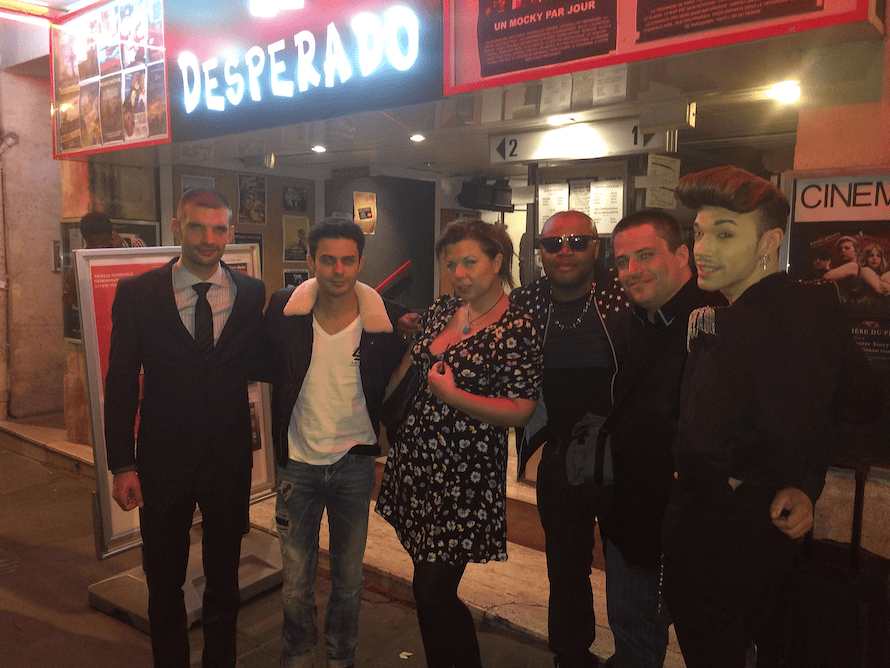 L'avant-première du film Séquelles c'est bien passée. Rencontre avec des personnes très sympathiques. Une soirée vraiment magique. Sur la photo, de gauche à droite : Mehdi Boccard, comédien, joue Jeff le psychopathe dans Séquelles sont quatrièmes films. Grégory Bakian, ancien champion de karting, candidat à l'émission Graines de star de la chaîne M6 est maintenant un chanteur talentueux. Cindy Lopes, célèbre depuis la téléréalité de TF1 Secret story 3 a depuis fait un beau parcours. Chansons, pièce de théâtre, etc. Cindy Lopes est la psychopathe Diane dans Séquelles. Alibi Montana le rappeur emblématique français à la discographie impressionnant était aussi présent. Jean-Clément Gunter réalisateur du film Séquelles, son cinquième film. Et Bruno Moneroe chanteur, connu depuis l'émission Nouvelle star 4 de la chaîne M6, puis a fait Encore une chance, les plus belles voix de la téléréalité et Les anges de la téléréalité 4 deux émissions de la chaîne de télévision NRJ12. Merci à tous, aux cindystes, à tout le monde ! Bientôt la vidéo de la soirée...