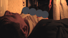 Film avec scènes violentes/sanglantes et séquences érotiques/sexys - Ce film d'horreur est obscure et raconte une histoire dramatique - Vacuum Killer disponible en streaming gratuitement (AVOD).
